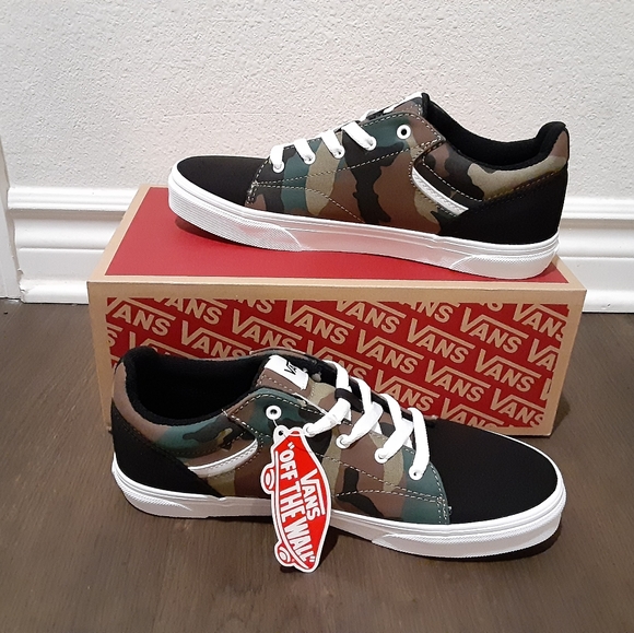 Vans - Picture 4 of 4